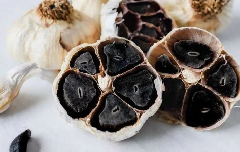نحوه مصرف سیر سیاه برای کبد چرب