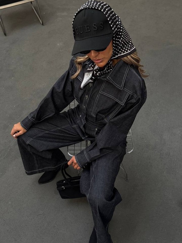 راهنمای جامع خرید لباس زنانه شیک و به روز: از شومیز و بلوز تا دامن و پیراهن ترند ۲۰۲۵