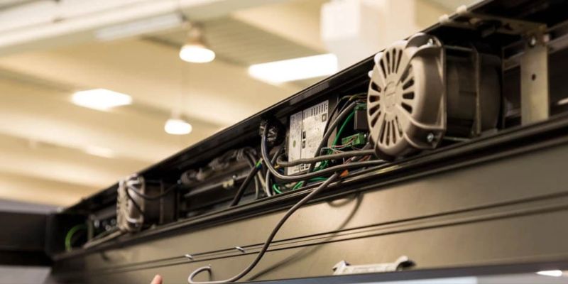 تنظیم و سرویس درب شیشه ای