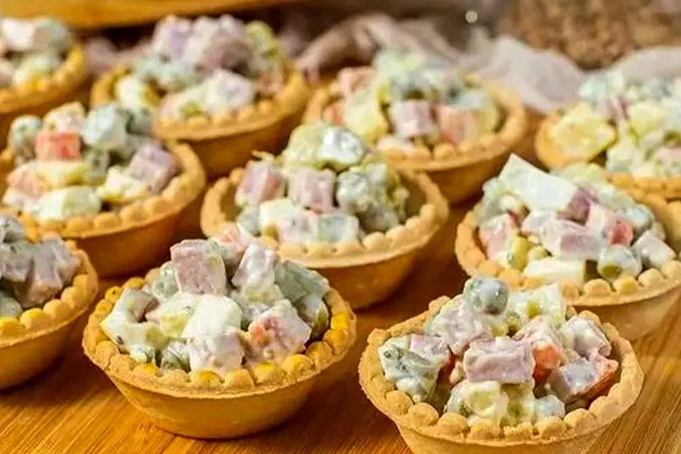 طرز تهیه فینگر فود الویه با نان باگت